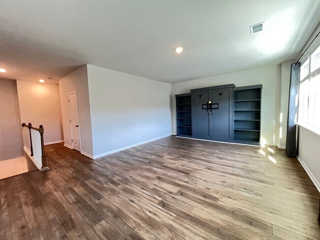 Building Photo - Spacious townhome near Market Common with Two-Car Garage and Bonus Room! Available now!