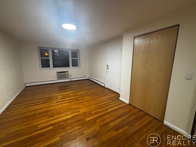 Building Photo - 110 Babcock St