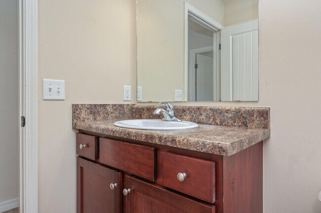 Building Photo - 646 Hunters Ridge Rd