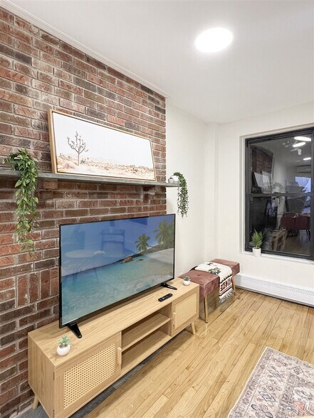 Building Photo - 1830 3rd Ave