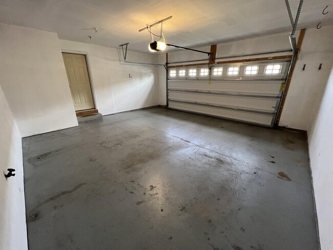 Building Photo - 15212 Maryland Ave