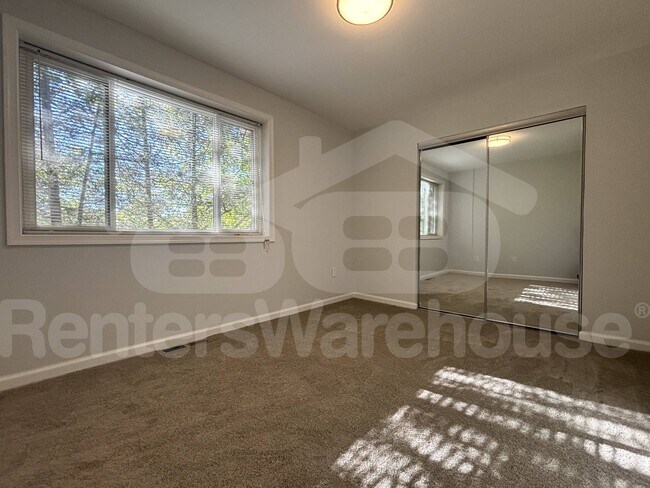 Building Photo - 1216 Westview Terrace