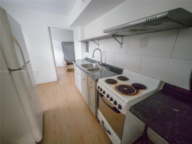 Building Photo - 2575 SW 59th Ave