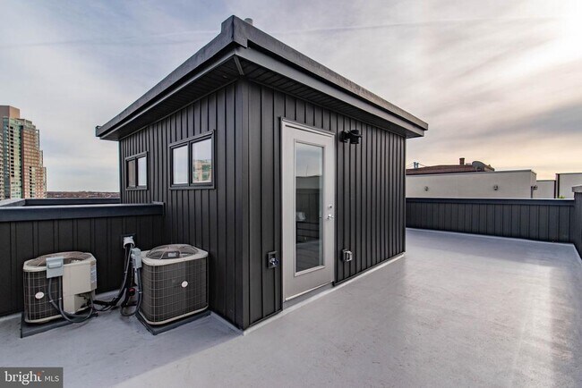 Building Photo - 105 Olive St