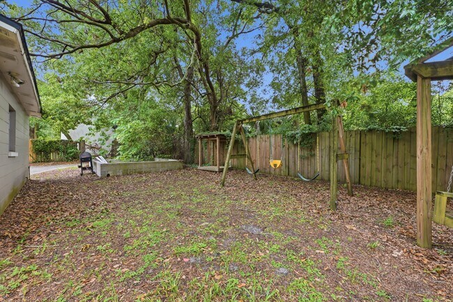 Building Photo - 3764 Culp Dr