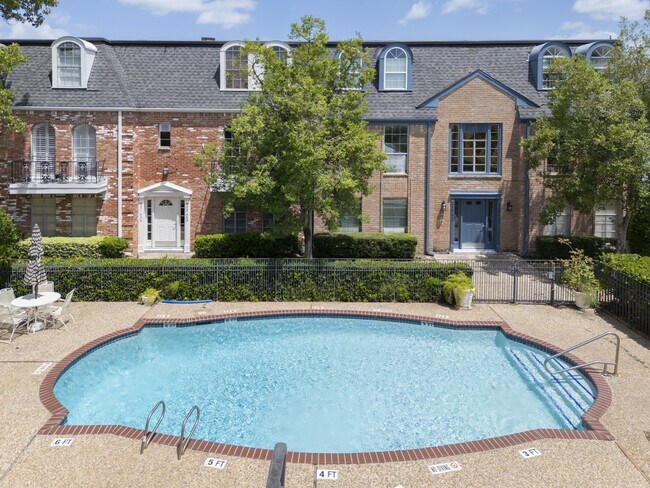 Building Photo - 429 N Post Oak Ln