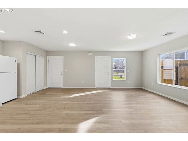 Building Photo - 610 N Earl St