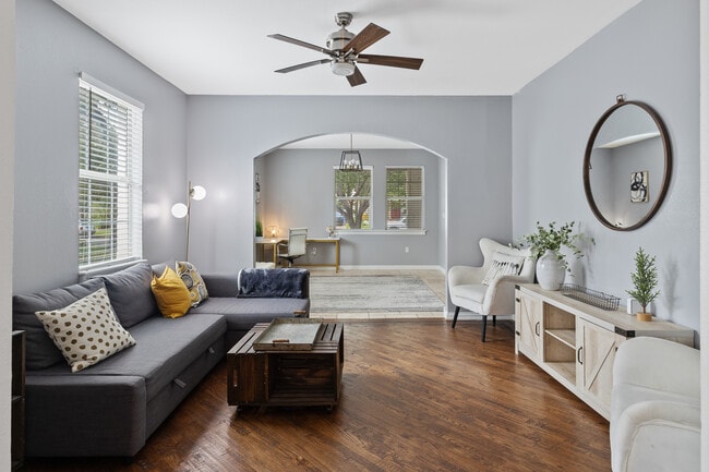 Building Photo - 810 Turner Ave