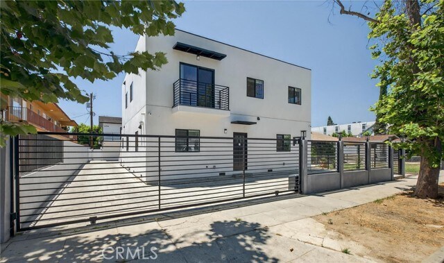 Primary Photo - 14732 Gilmore St