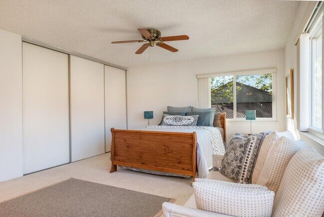 Building Photo - 6175 Montecito Dr