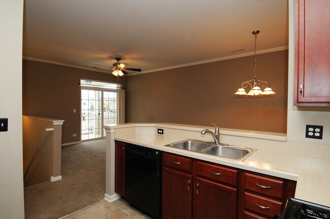 Building Photo - 2250 Aurora Dr