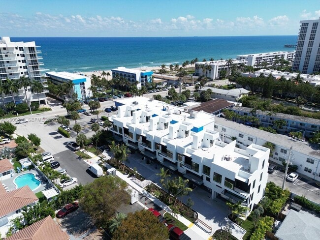 Building Photo - 3222 NE 7th St