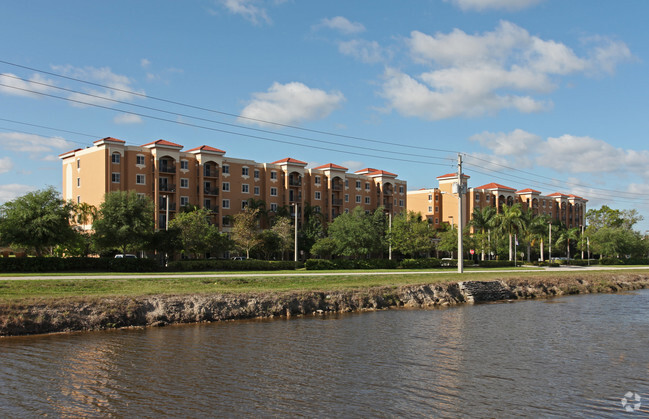 Primary Photo - Golf View Gardens