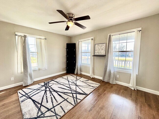 Building Photo - Charming 3 Bedroom Home in Norfolk