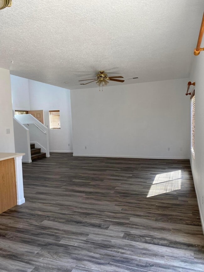 Building Photo - 1412 Stone Canyon Rd NE