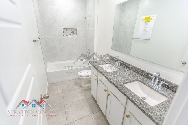 Building Photo - 1673 N Wrigley Dr