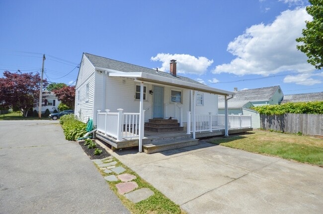 Building Photo - 42 Buttonwood Rd