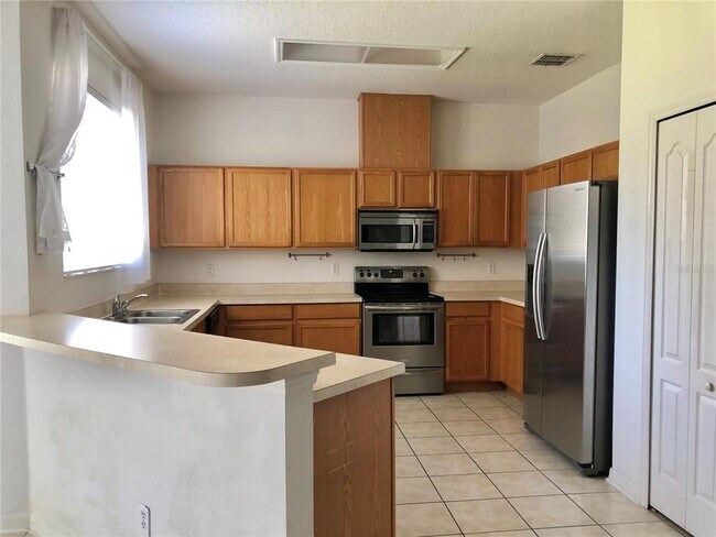 Building Photo - 1000 Araminta St