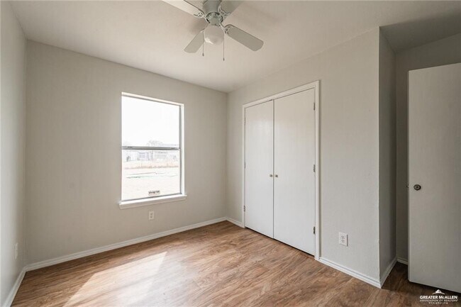 Building Photo - 707 W Gabriella Ave