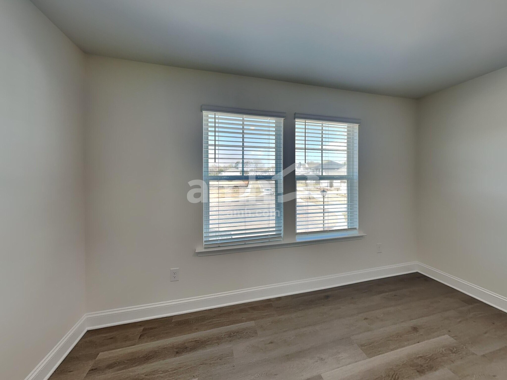 Building Photo - 3460 Lincoln Hts Ln