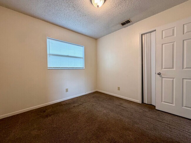 Building Photo - 24 Euclid Dr