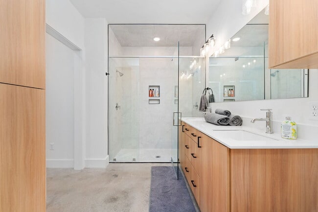 Building Photo - Pre-Leasing Fall of 2026!! Luxury Homes!!