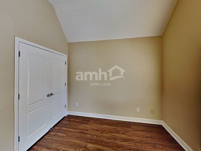 Building Photo - 5013 Bunker Ln