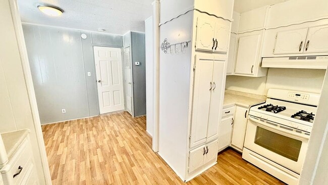 Building Photo - 3544 W 15th St