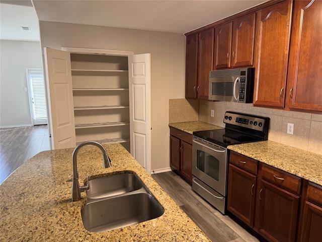 Building Photo - 10035 Wake Bridge Dr