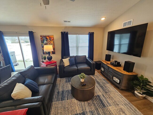 Building Photo - 814 Pierson Rd