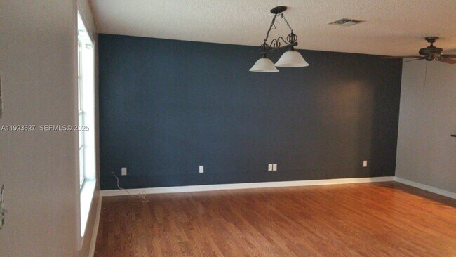 Building Photo - 12368 Shady Spring Way