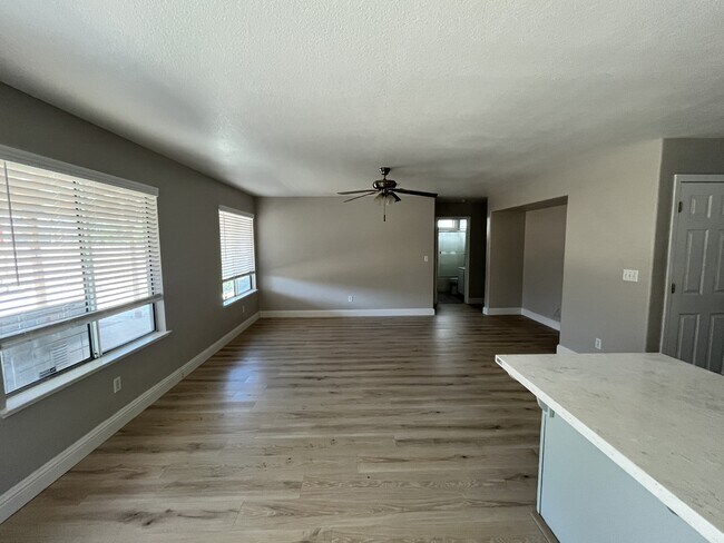 Building Photo - 1134 Kestrel Dr