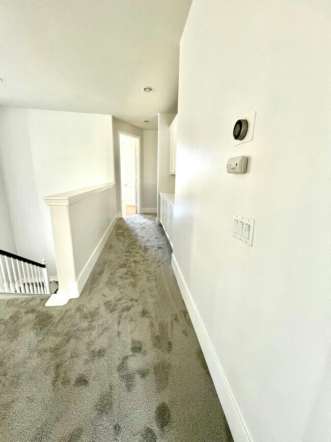 Building Photo - 23990 Hollingsworth Dr