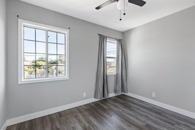 Building Photo - Beautiful 1BR 1BA Unit with Attached 1-Car Garage Located Near USC