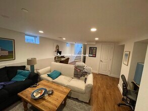 Building Photo - 19 Marney St