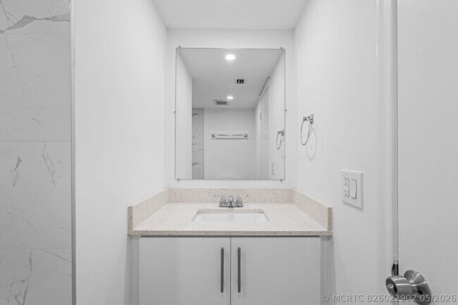 Building Photo - 9227 SW 87th Ave