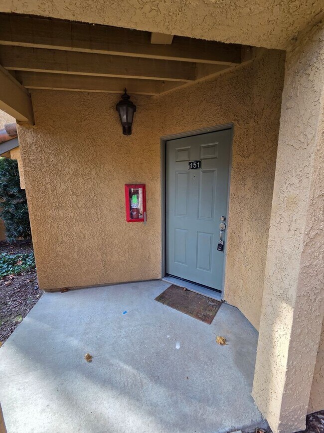 Building Photo - Large 2 Bedroom, 2 Bath Condo in San Ramon