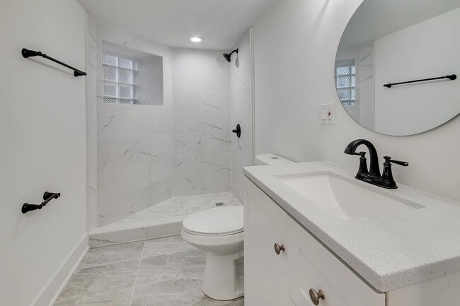 Building Photo - 2453 N Mozart St