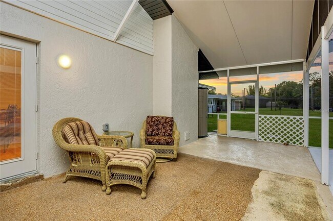 Building Photo - 22481 Southshore Dr