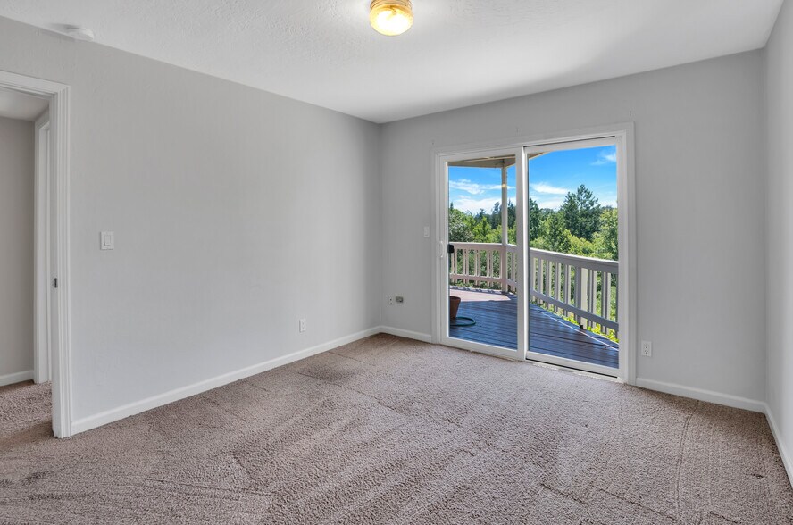 Building Photo - 813 Isbel Ct