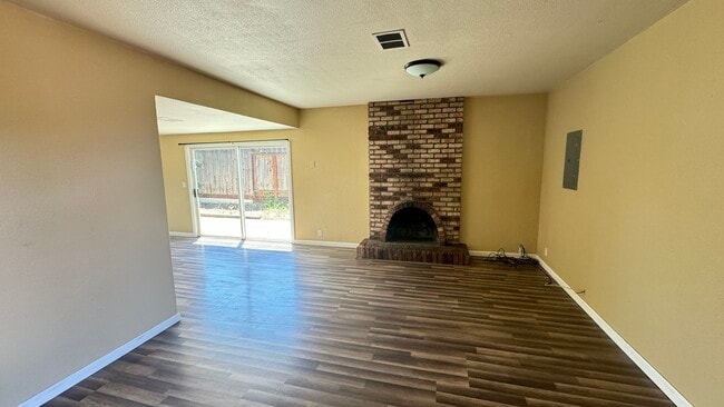 Building Photo - 2725 Del Oro Cir