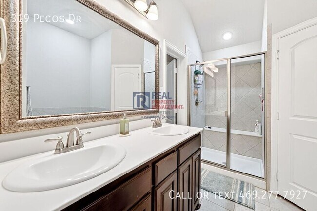Building Photo - 319 Pecos Dr