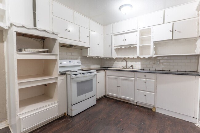Building Photo - 3 Bedroom Rent to Own Home Available!