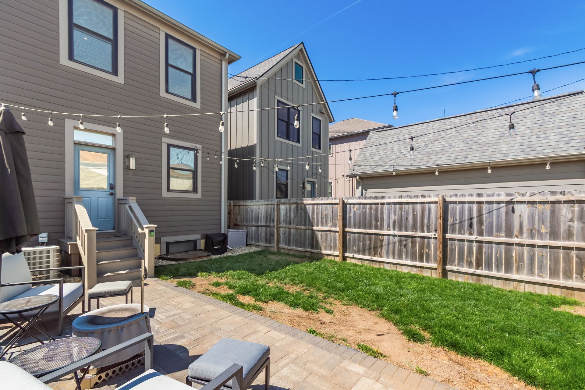 Building Photo - 1196 Hamlet St