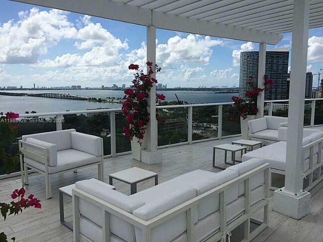 Building Photo - 4250 Biscayne Blvd