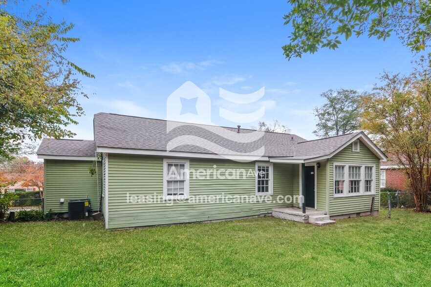 Building Photo - 1217 Dogwood Ave