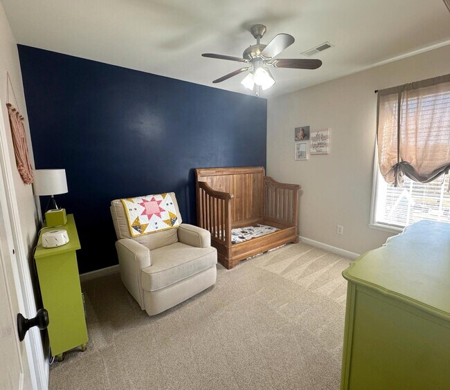 Building Photo - 2688 Woodlawn Way