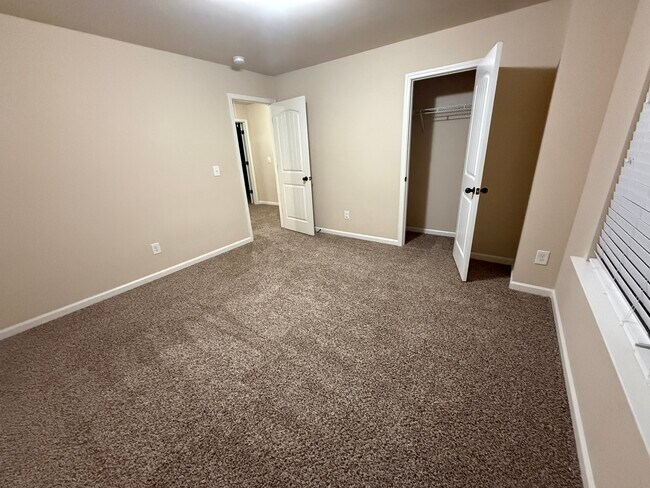 Building Photo - 2056 Tweed Dr