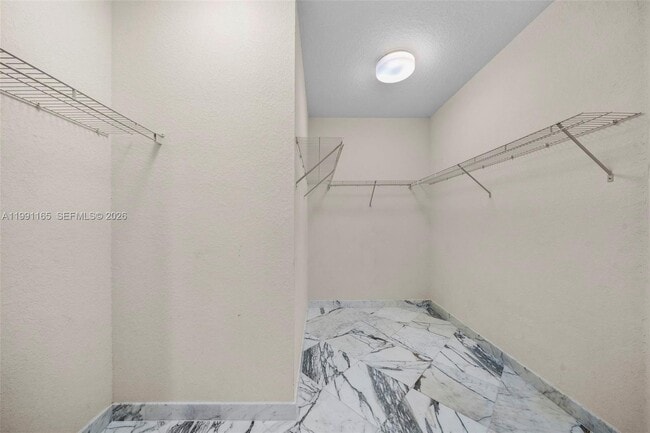 Building Photo - 896 Spinnaker Dr