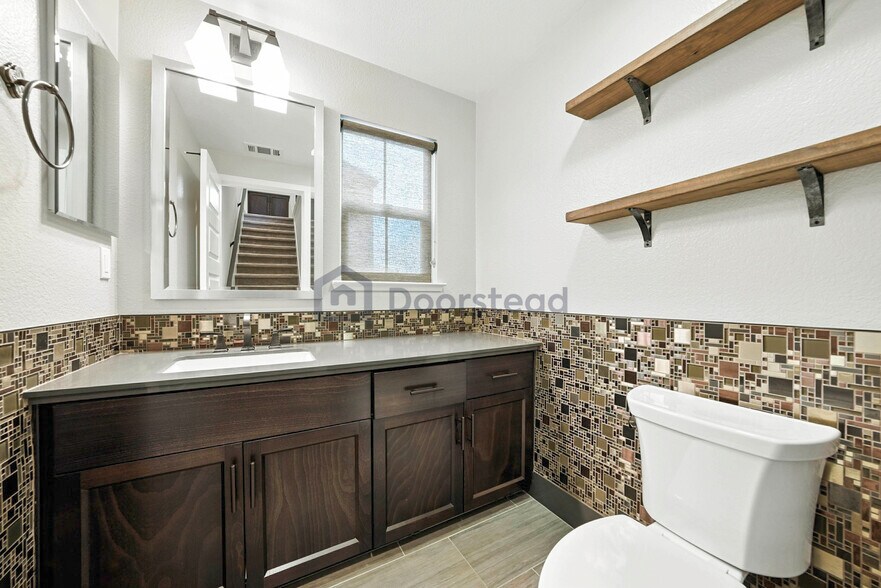 Building Photo - 363 Derby Ave